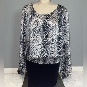 A. Byer smock banded waist black white snake print blouse top shirt womans L